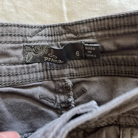Prana Gray Women's Shorts - Picture 3 of 4